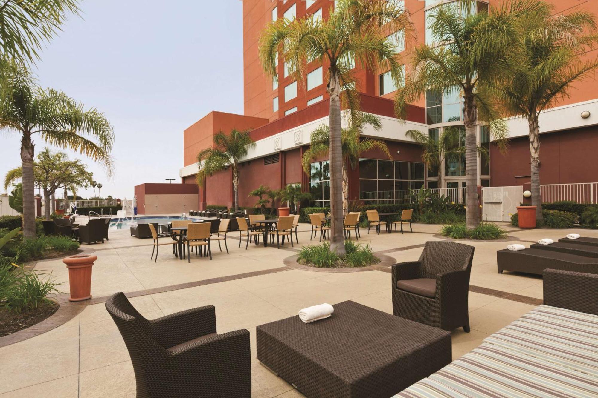 Embassy Suites Anaheim - South Garden Grove Exterior foto